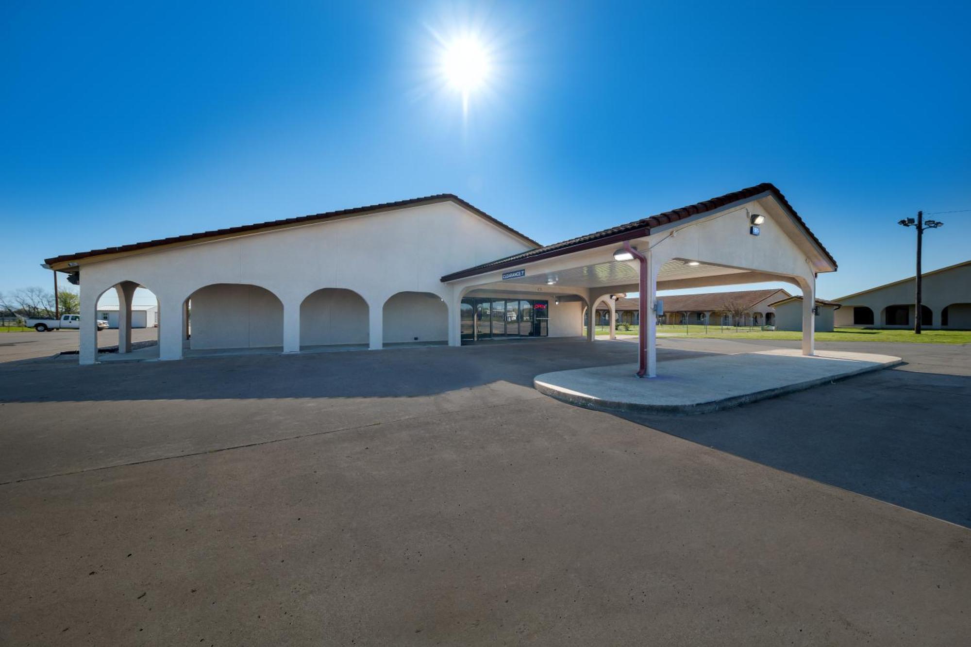 Americas Value Motel Bonham
